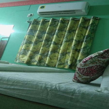 Hotel O Palace Inn Near Acropolis Mall Jādabpur Esterno foto